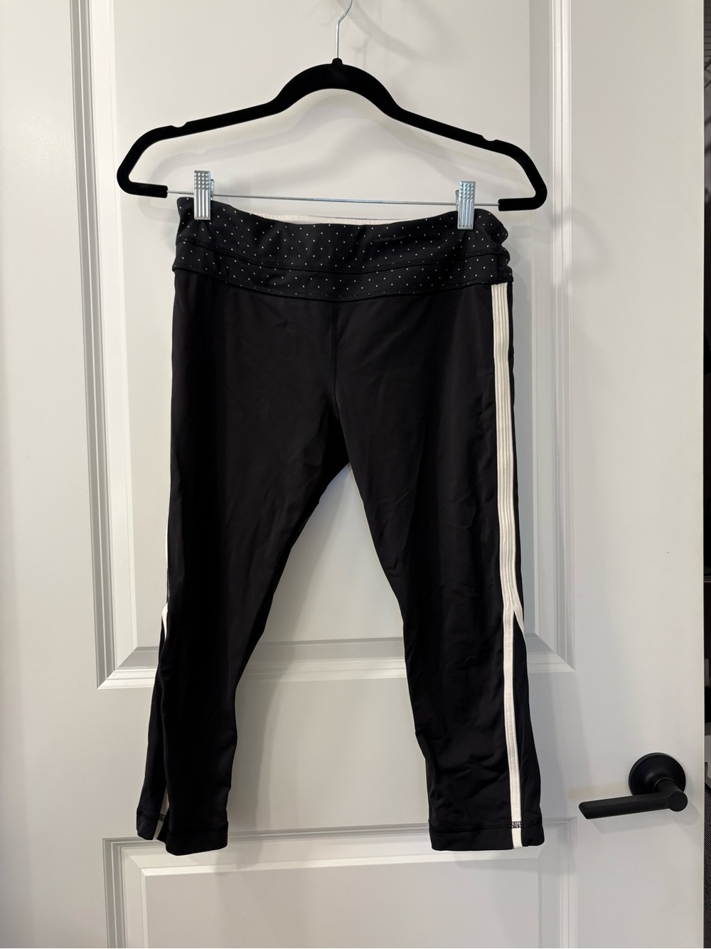 Lululemon Black Capri Leggings with White Side Stripe and Polka Dot Waistband